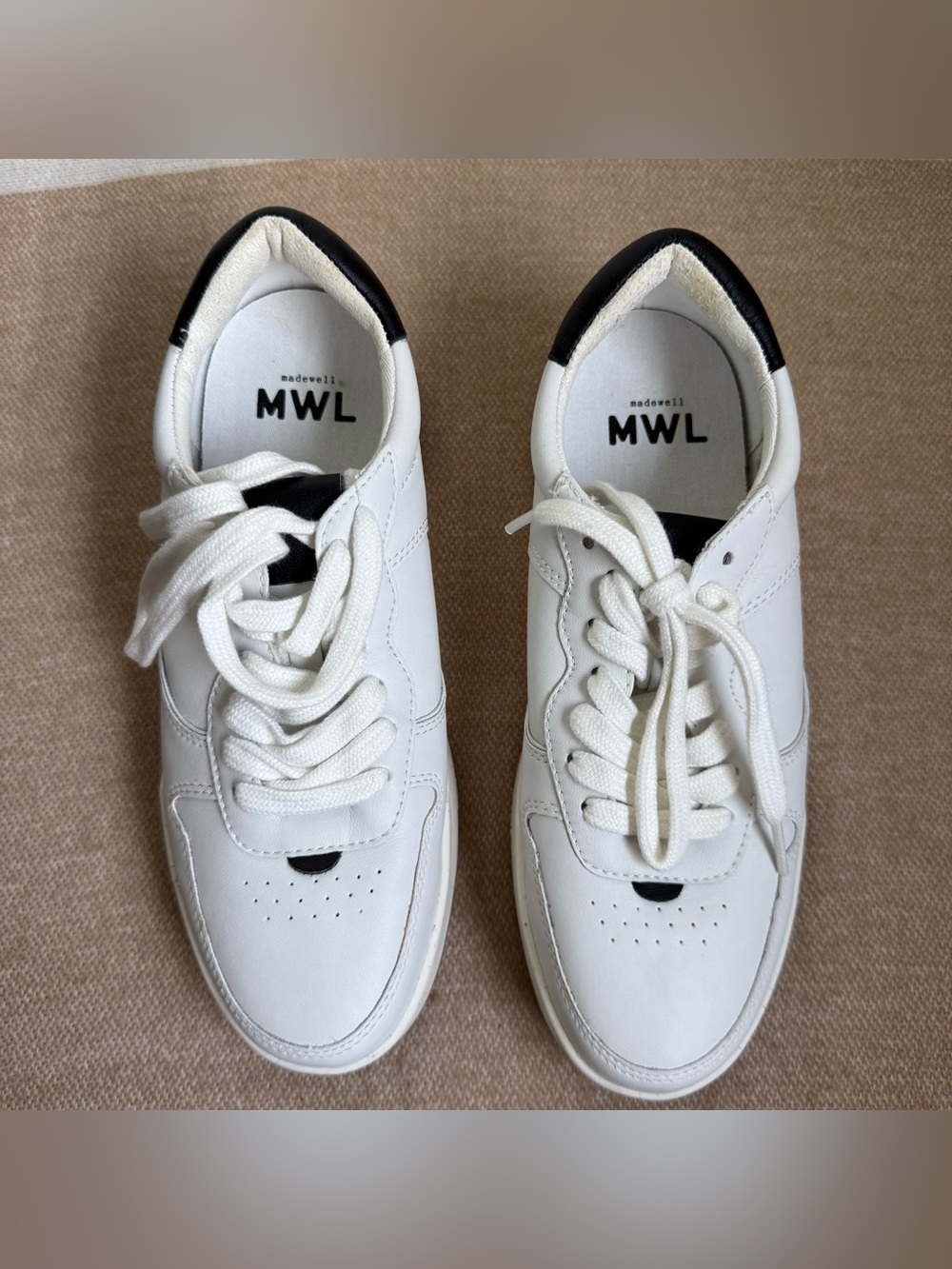 Madewell Women’s Court White Leather Sneakers with Black Heel Collar size 9